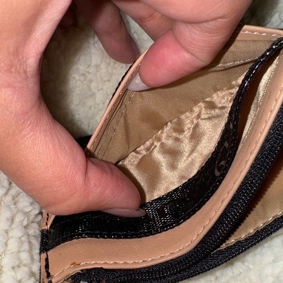 GUESS- Black and Tan Women's Card Holder - Picture 15 of 17